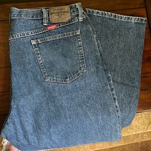 Wrangler blue jeans size 42 x 30